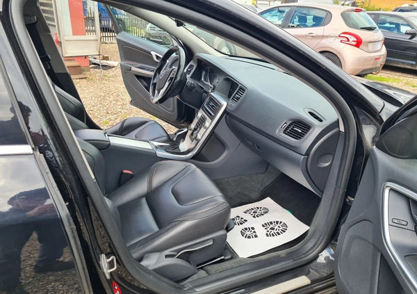 Volvo V60 cena 64900 przebieg: 122730, rok produkcji 2015 z Dziwnów małe 232